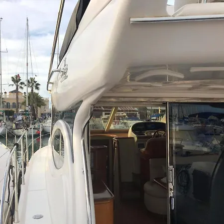 بيت للعطل Holiday Puerto De Marina Internacional تورّيفيِخا